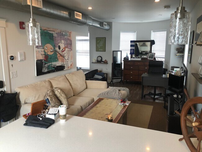 Building Photo - 105 Broadway