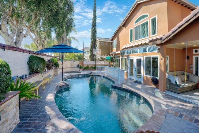 Building Photo - 9598 Naples Dr