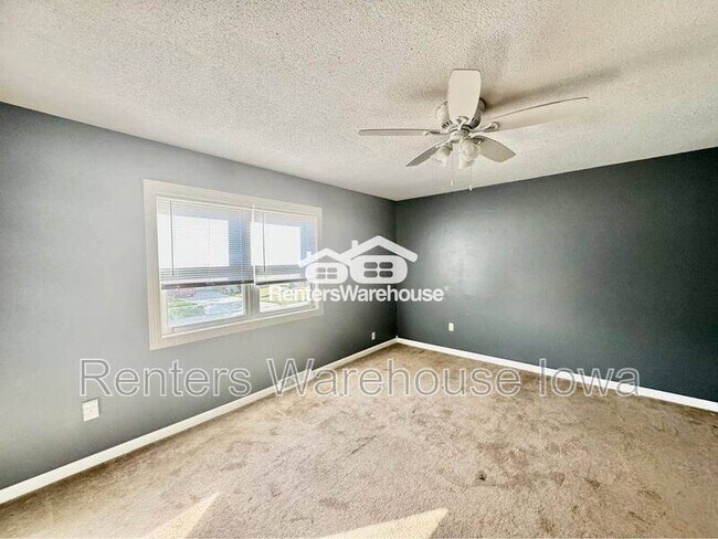 Building Photo - 275 Christopher Ave