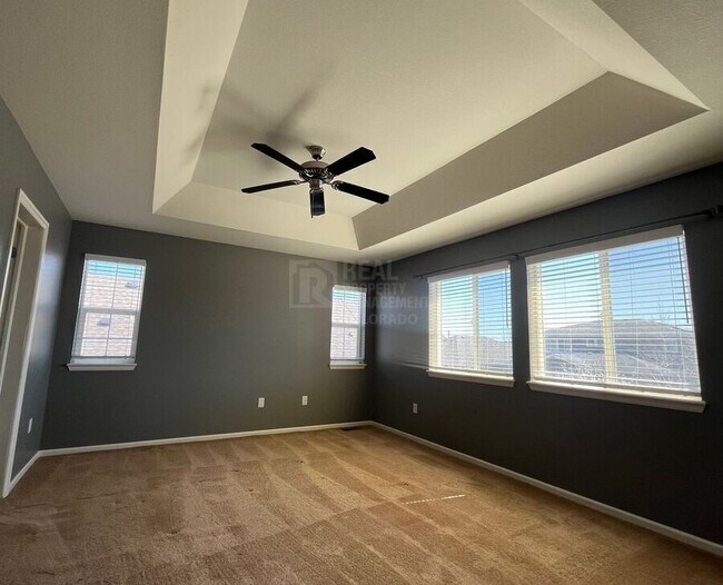 Building Photo - 325 Stone Creek Dr