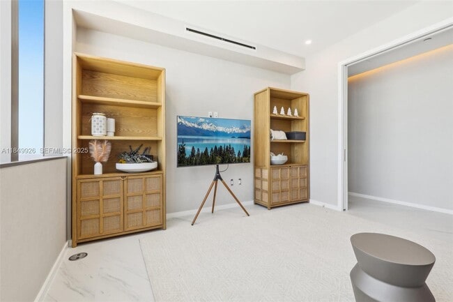 Building Photo - 2000 S Ocean Dr