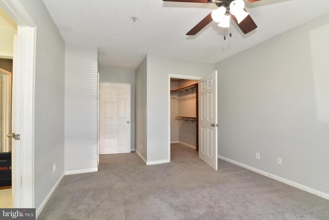 Building Photo - 20301 Beechwood Terrace