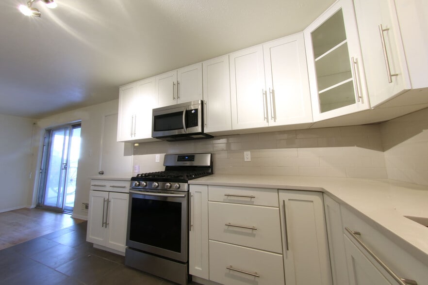 Custom Cabinets - 3249 Salem St