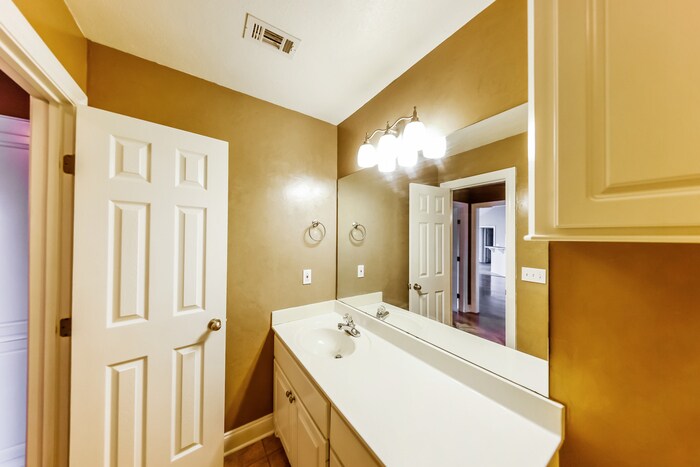 Building Photo - 403 Knights Cove W