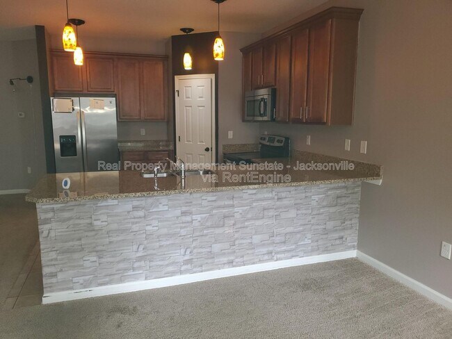 Building Photo - 11462 Carson Lake Dr