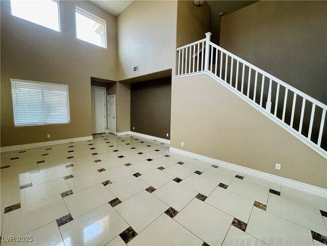 Building Photo - 21 Tall Ruff Dr