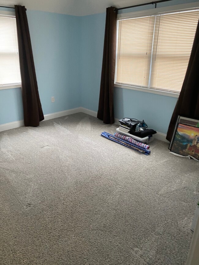 Building Photo - 674 Park Ave