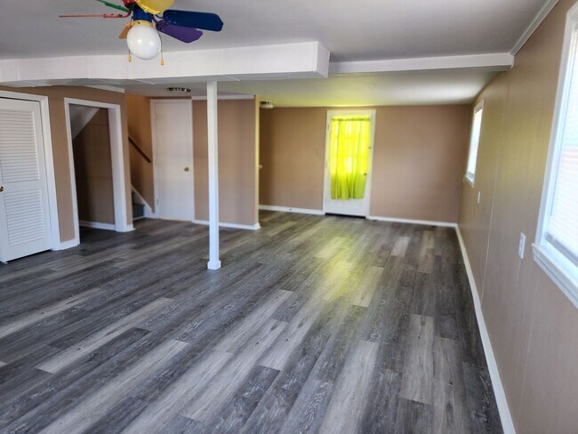 Building Photo - 4306 Shady Villa Dr