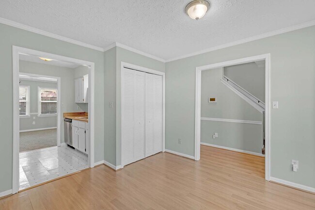 Building Photo - 119 Barfleur Pl
