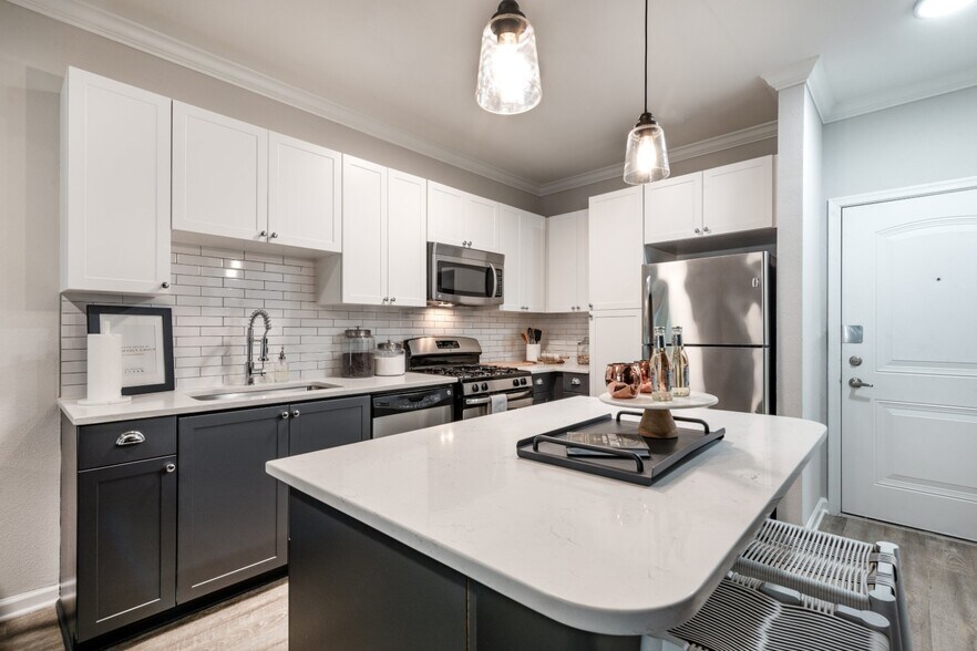 Primary Photo - Ashton at Dulles Corner