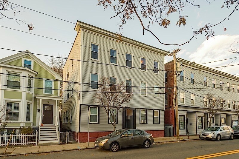 Building Photo - 152 Columbia St