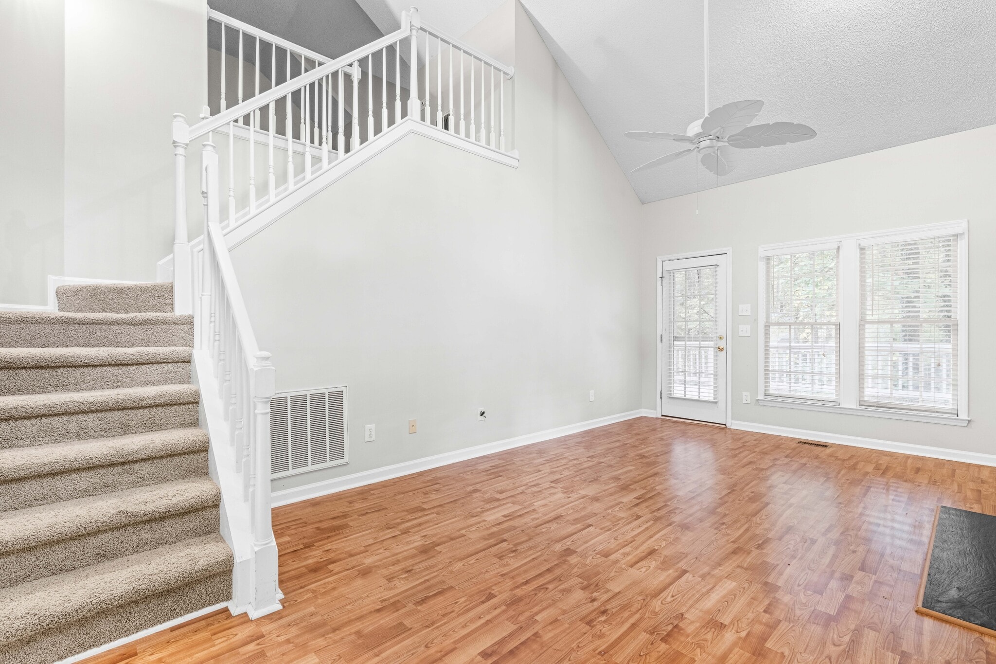 Building Photo - 6736 Queen Annes Dr