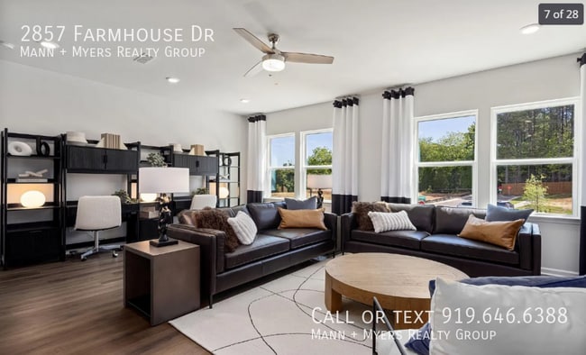 Building Photo - 2857 Farmhouse Dr