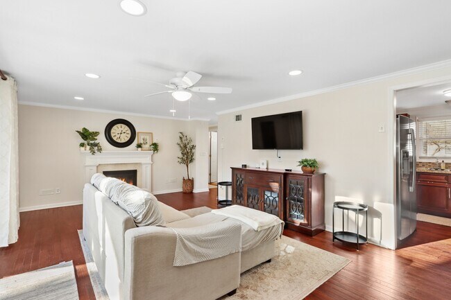 Building Photo - 7329 Ash St