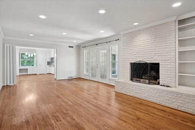 Building Photo - 6441 Linden Ln