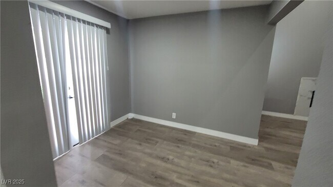 Building Photo - 2600 Sidonia Ave