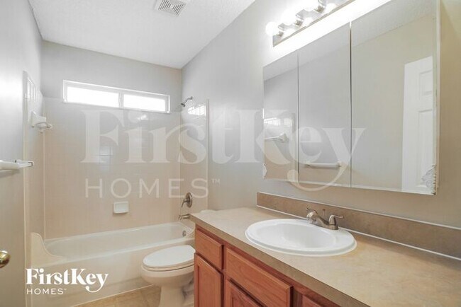 Building Photo - 489 MacKenzie Cir