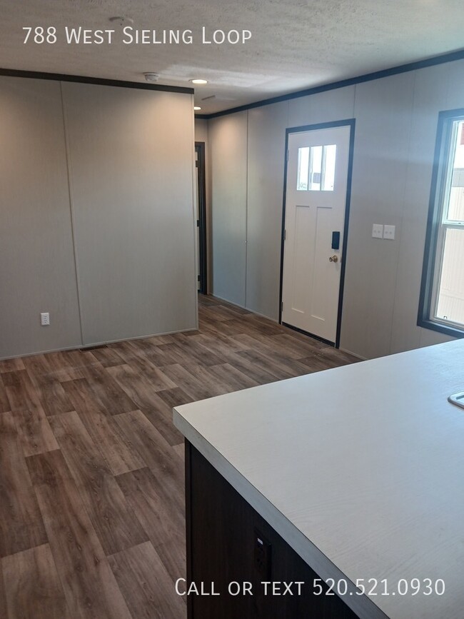 Building Photo - 788 W Sieling Loop