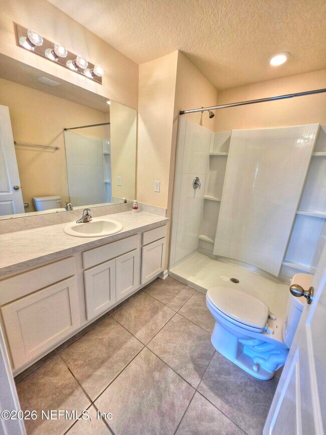 Building Photo - 3972 Vlg Vw Ln