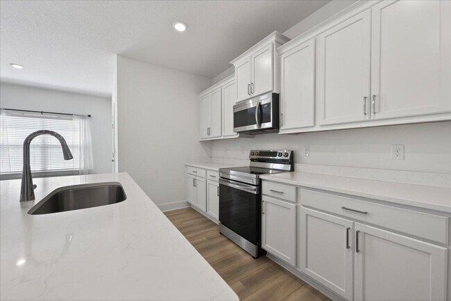 Building Photo - 210 Lyla Ln