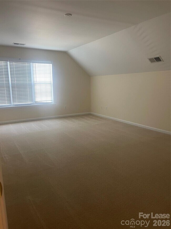 Building Photo - 12020 Farnborough Rd