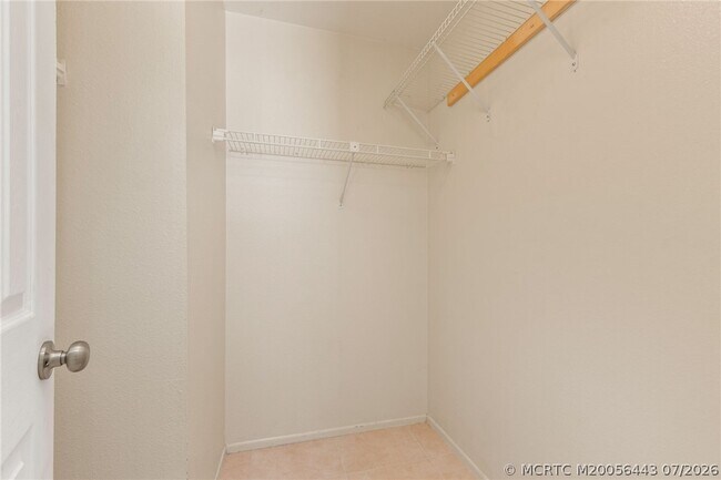 Building Photo - 1496 SE Colchester Cir