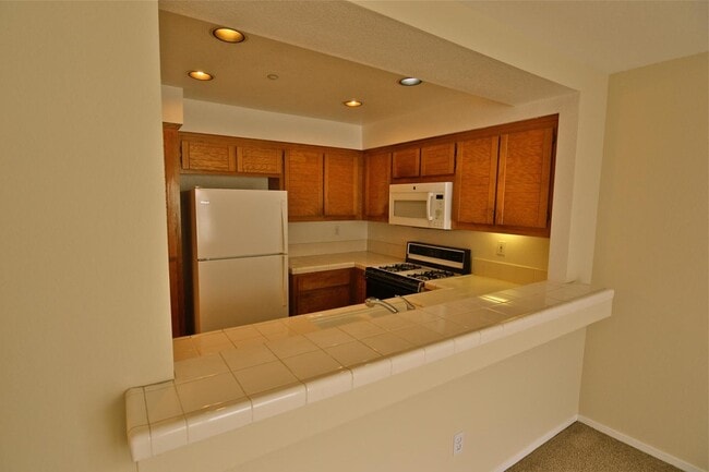 Building Photo - 6909 Rodling Dr