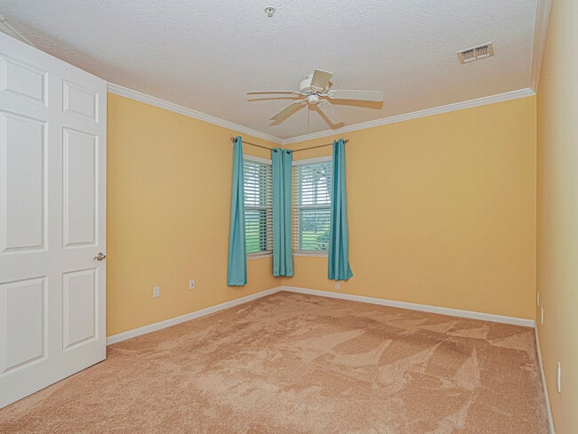 Building Photo - 5045 Fairways Cir