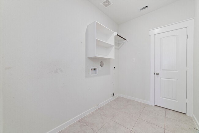 Building Photo - 4712 Peony Grn Dr