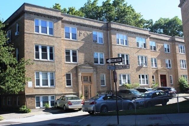 Building Photo - 145 Babcock St