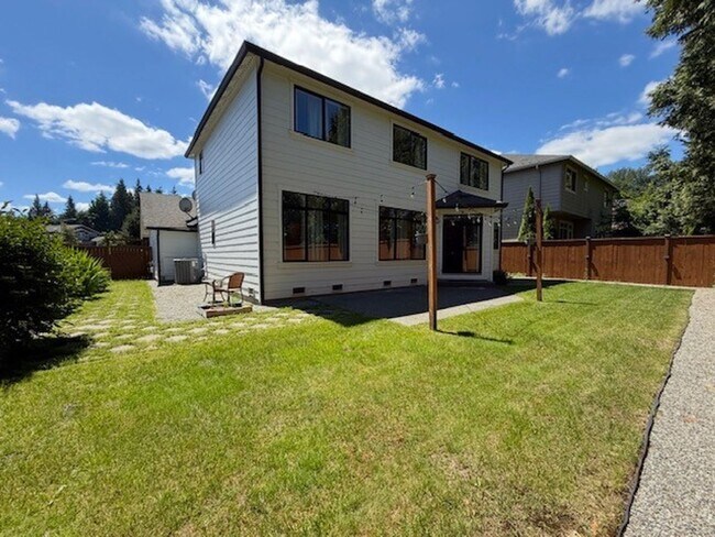 Building Photo - 4bd/2.5ba Snohomish Home