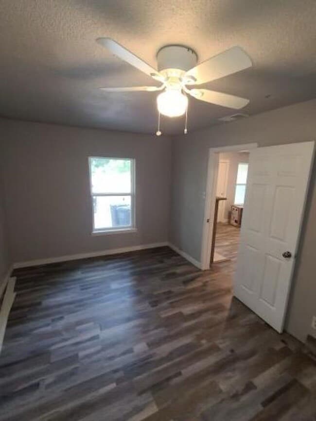 Building Photo - Single-Family Home Available!