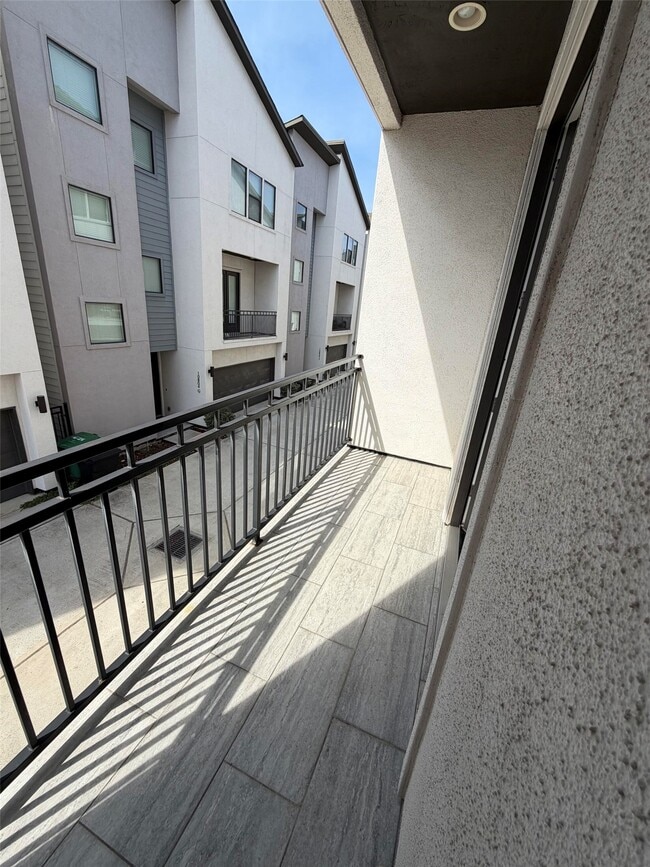 Building Photo - 10806 Warwana Rd