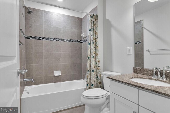 Building Photo - 8633 Rosecrans Ln