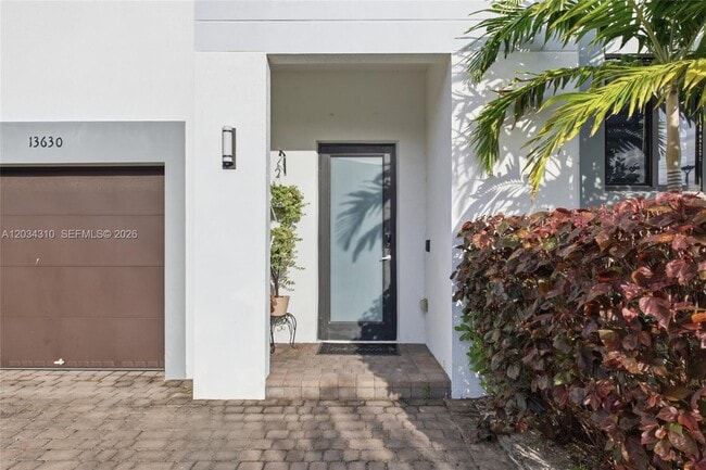 Building Photo - 13630 SW 158th Ave