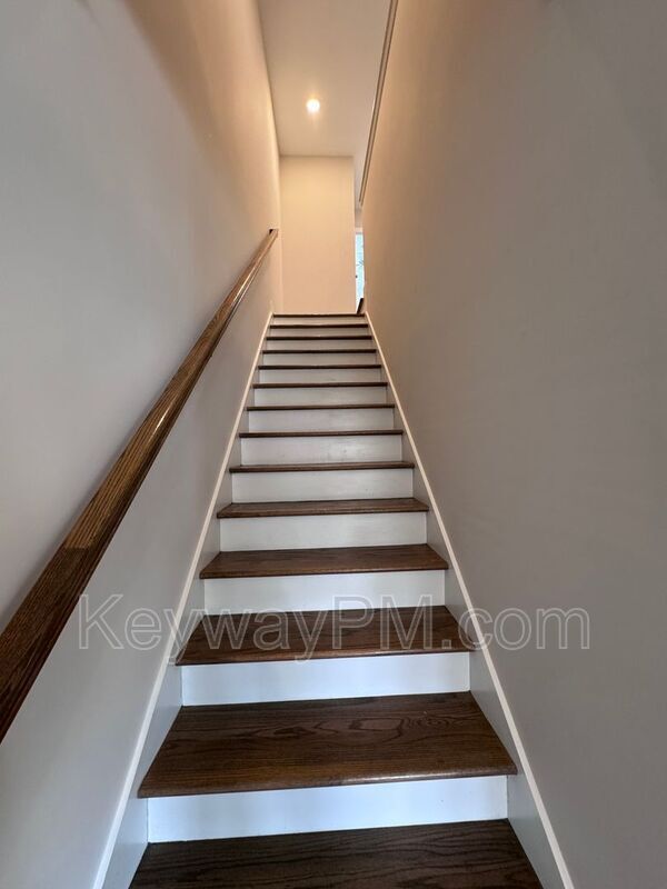 Building Photo - 122 Canton Park Ave