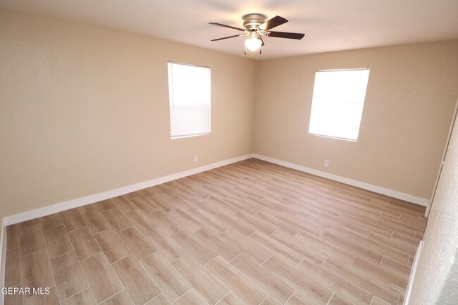 Building Photo - 536 Bataan Cir