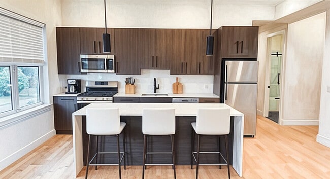 Kitchen - 26 Lane Ave