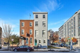 Building Photo - 1002 W Fayette St