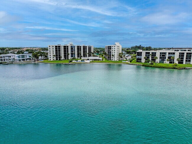 Building Photo - 19800 Sandpointe Bay Dr