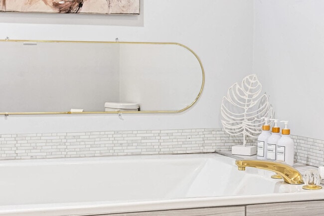 Building Photo - 301 S Front St