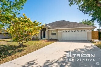 Building Photo - 1761 Banyan Dr