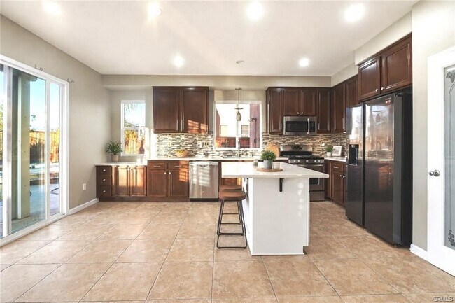 Building Photo - 29056 Barcelona Ct