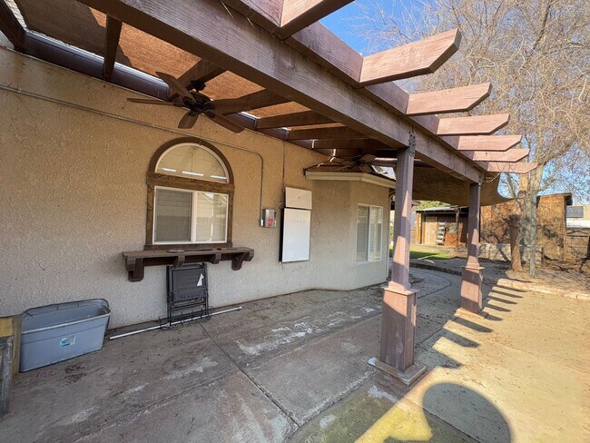 Building Photo - NW Visalia home available coming soon!