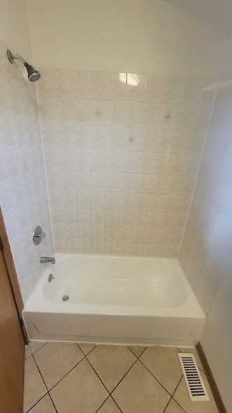 Building Photo - 2977 N Lawndale Ave