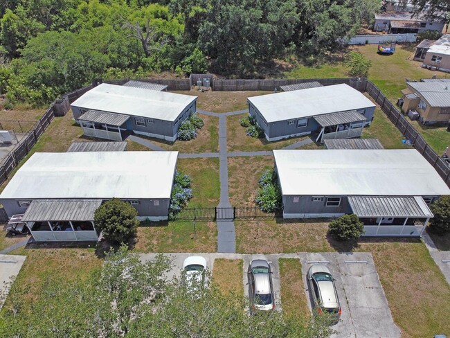 Building Photo - 26 Forest Dr