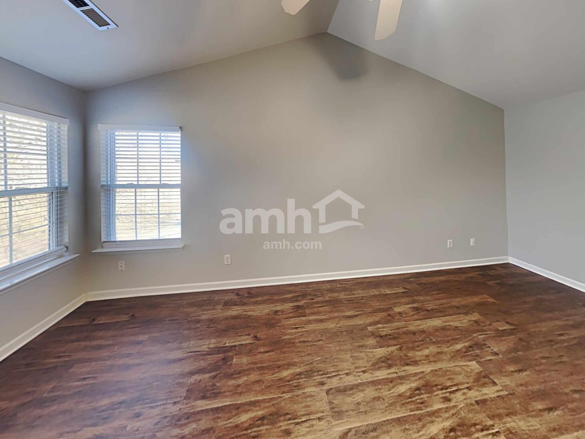 Building Photo - 102 Chambliss Ct