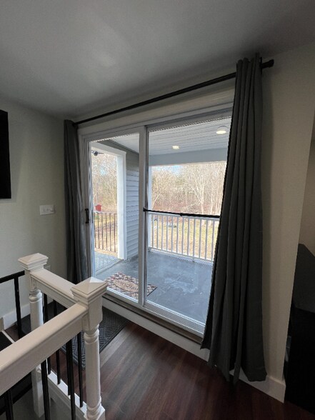 Building Photo - 109 Willow Ave