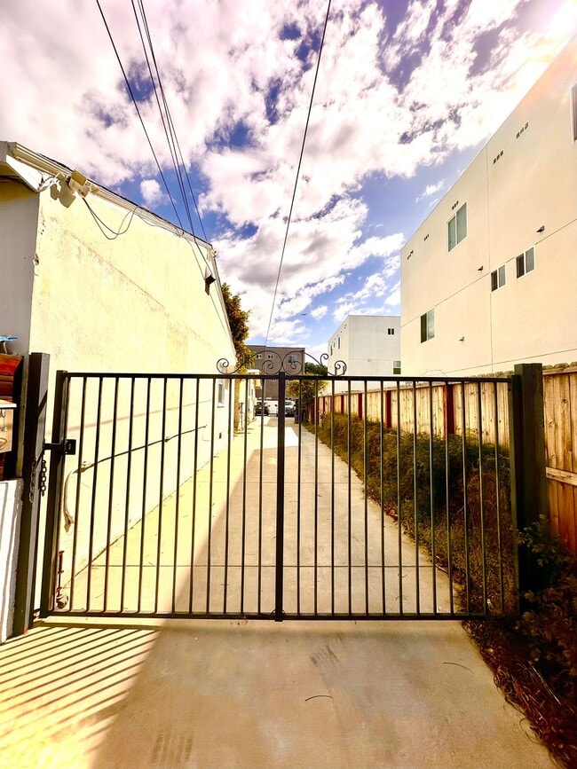 5754 Elmer Ave 5754 Elmer Ave Los Angeles CA 91601 Apartment Finder