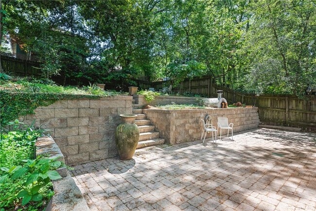 Building Photo - 363 5th St NE